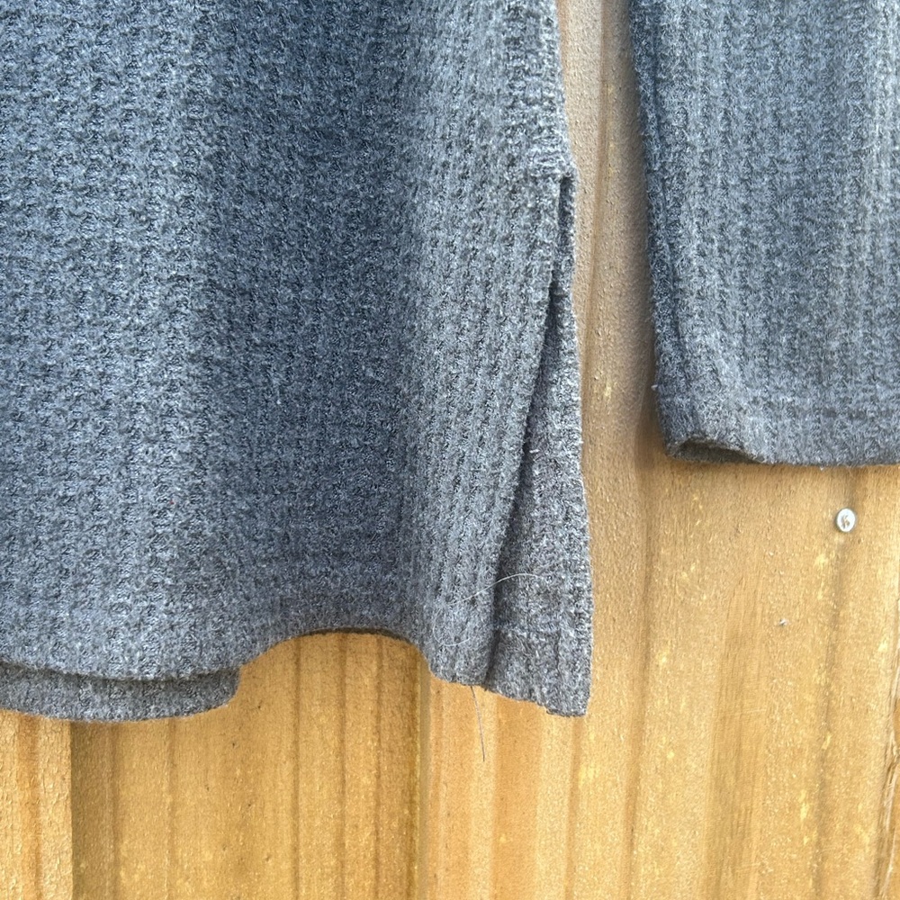 Sonoma Gray Waffle-Knit V-Neck Long Sleeve Tunic Top - Picture 3 of 4